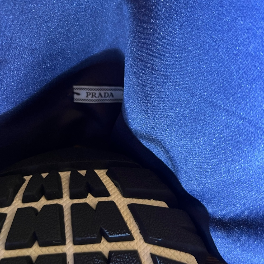Authentic PRADA sneakers - Picture 11 of 15